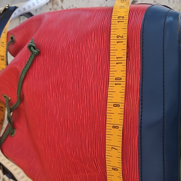 Louis Vuitton Neo Red, Blue and Green Bucket Bag - Limited Edition - Picture 15 of 16